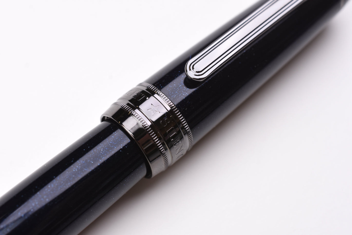 BUNGUBOX Original Oversized Fountain Pen - Silent Night