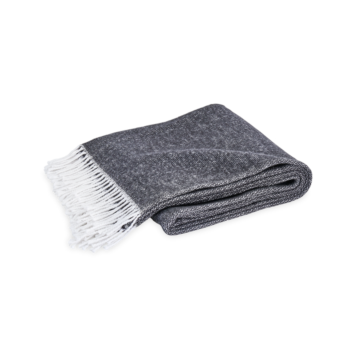 Pezzo Throw
